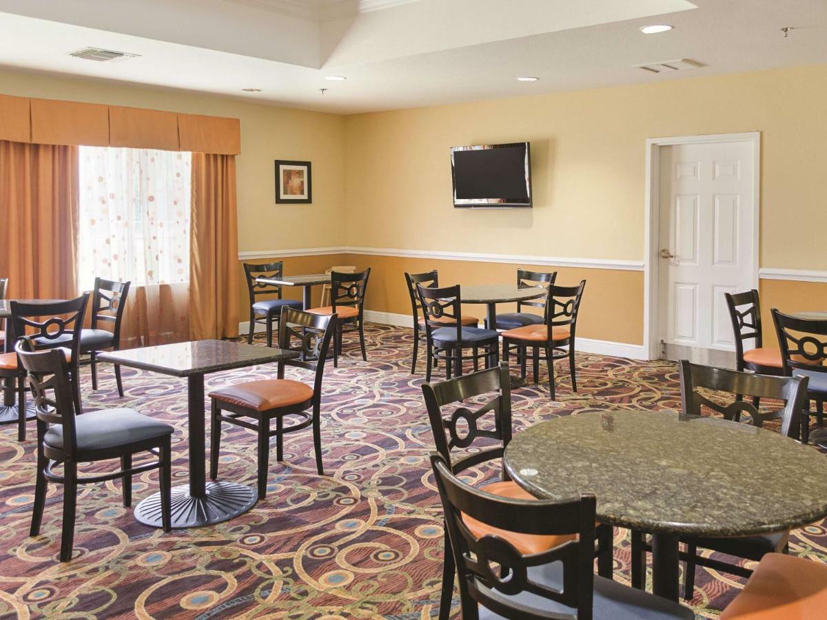 La Quinta By Wyndham Mobile Satsuma / Saraland Hotel Eksteriør billede
